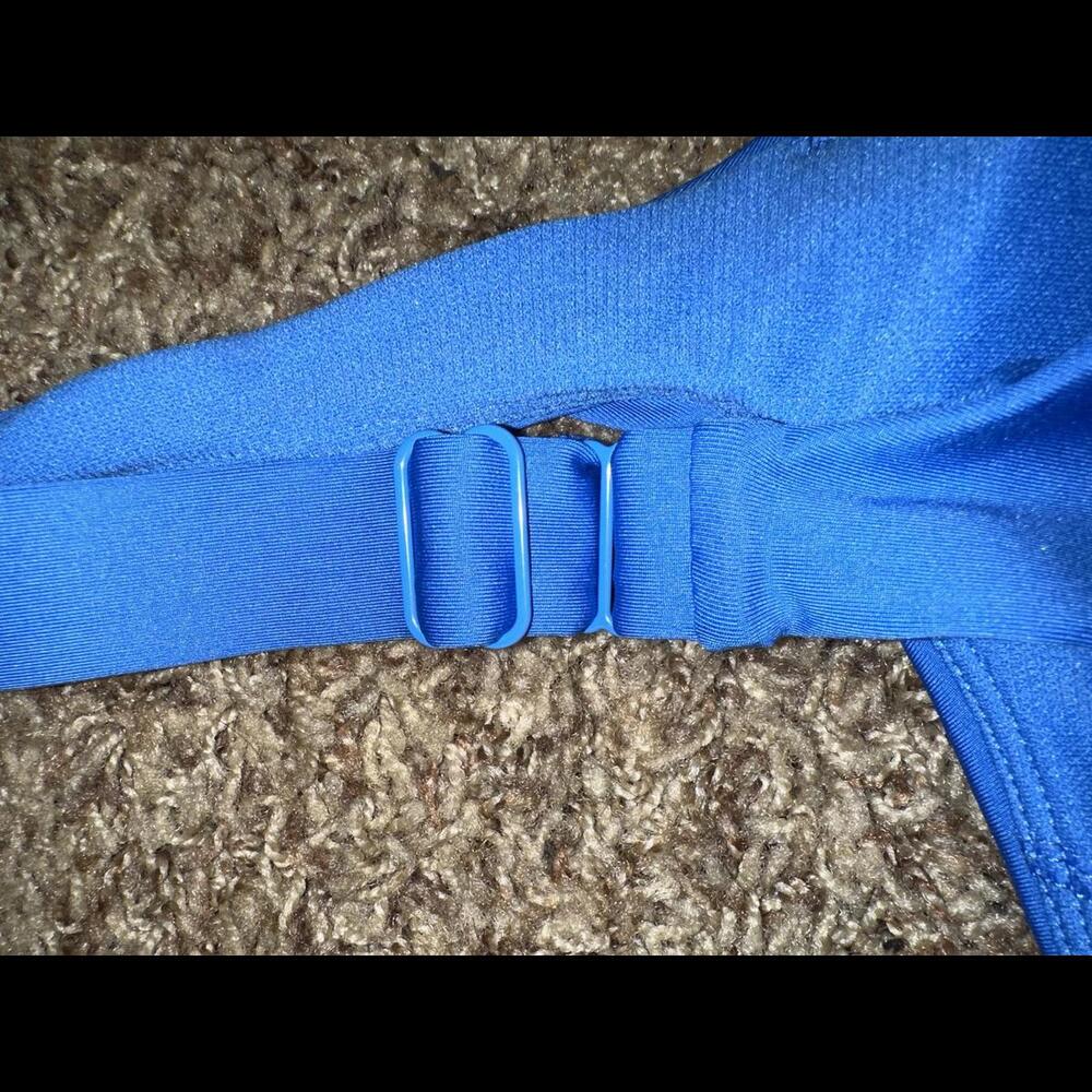 Nike Essential Women's Scoop Neck Midkini Swim Top  [COPY] - Picture 4 of 12